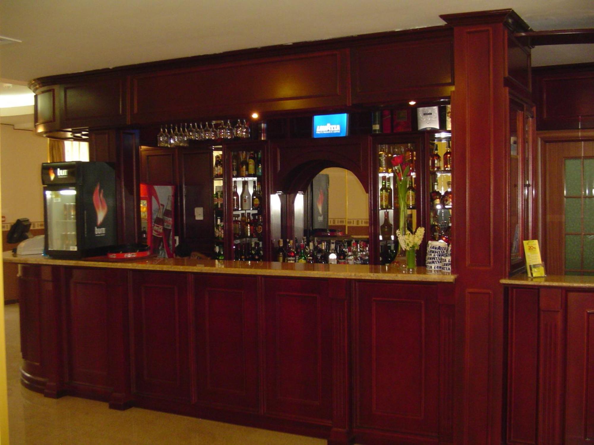 Hotel Europa Ploiesti Luaran gambar