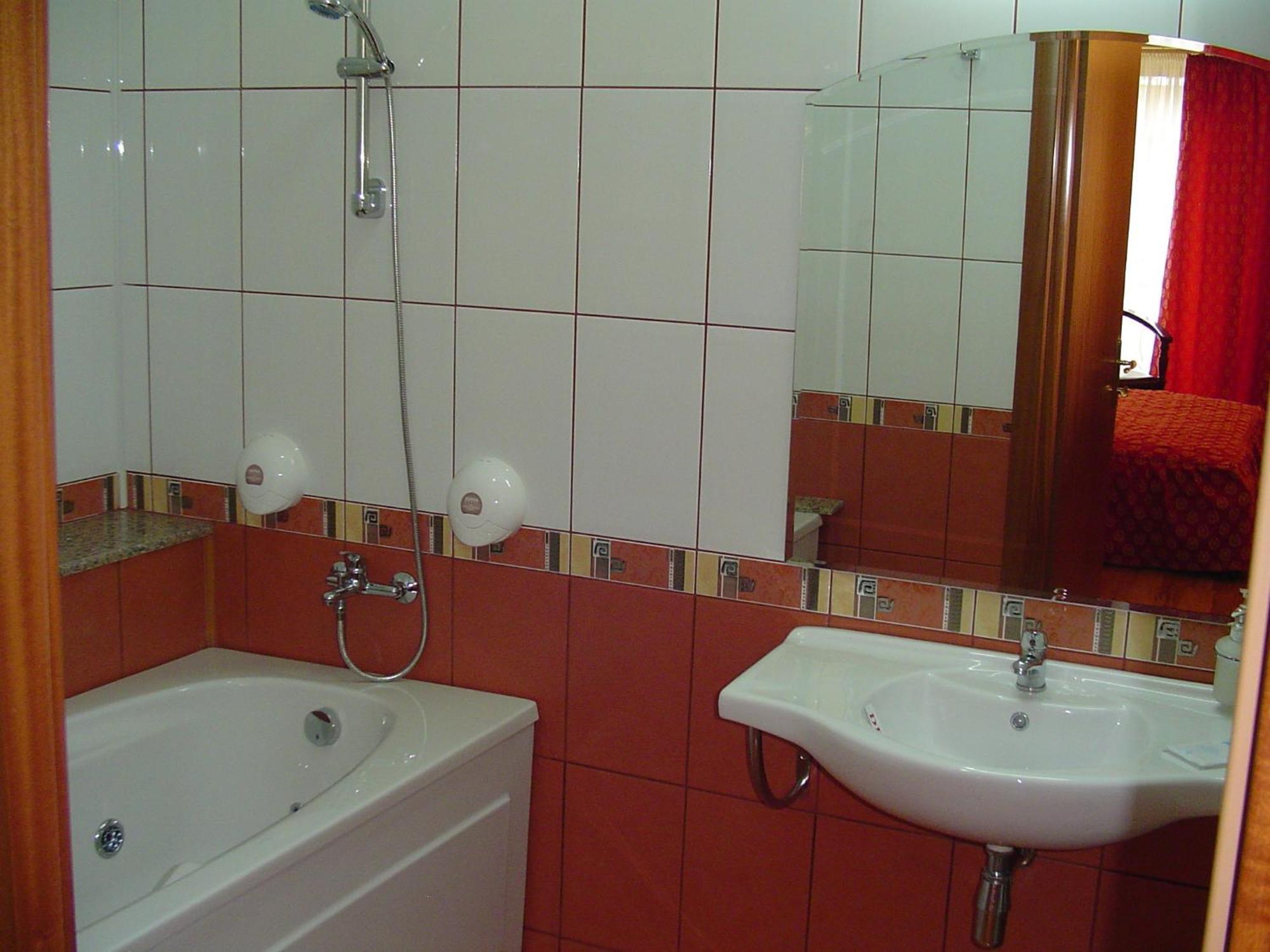 Hotel Europa Ploiesti Luaran gambar