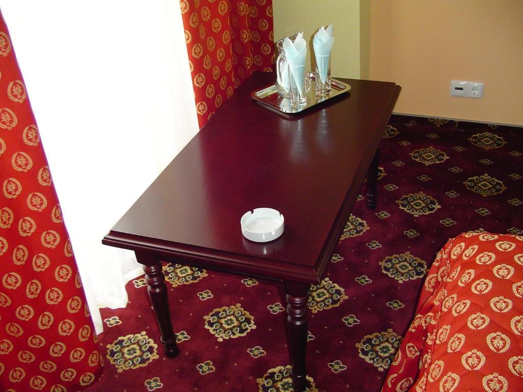 Hotel Europa Ploiesti Bilik gambar